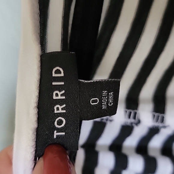 Torrid Academia Preppy Indie Grunge striped black and white heritage slub top 0X - Picture 4 of 8